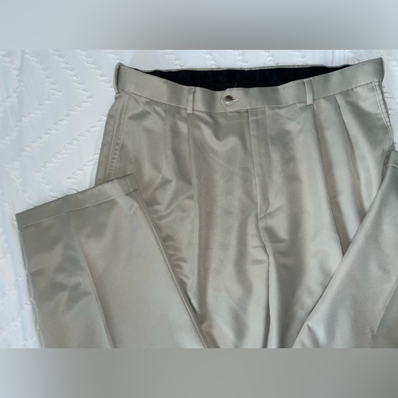 GUC Men's Roundtree & Yorke Pleated Front Khaki Dress Pants 38x30 - Picture 4 of 6